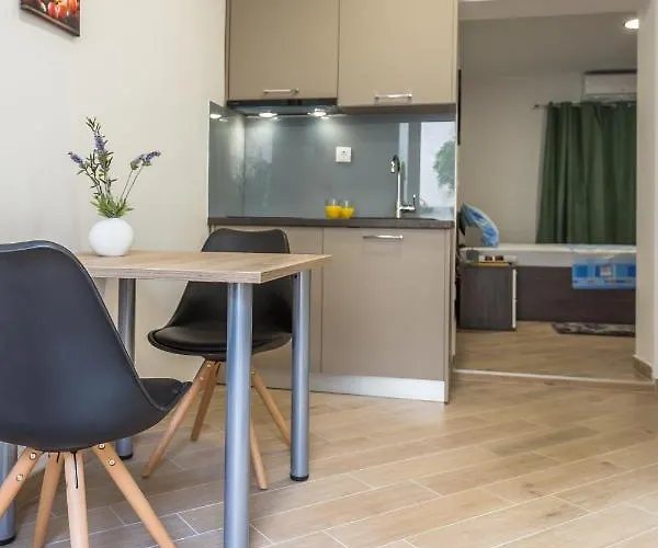 Daire Acoustic Makarska